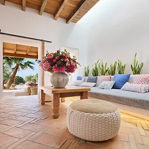 https://la-masia-de-formentera.balearic-islands.net